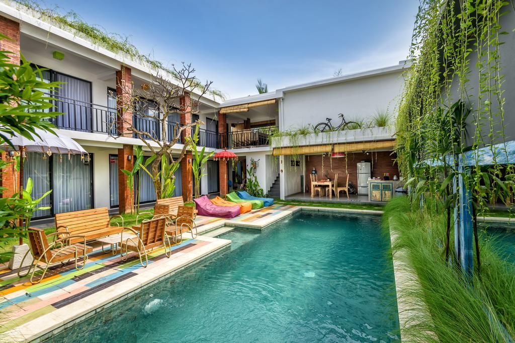 Base Guest House Canggu Buitenkant foto